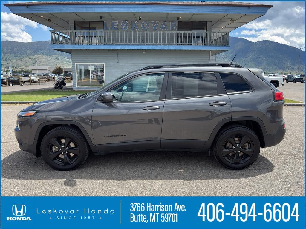 2015 Jeep Cherokee Latitude Altitude in Granite Crystal Metallic Clearcoat — front three-quarter view